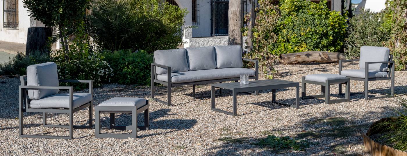Conjunto de aluminio para jardín: 1 sofá 3 plazas + 2 sillones + 1 mesa de centro. Disponible en cinco colores diferentes.